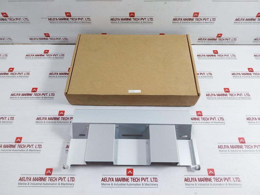 1X2 U Air Flow Duct Chassis Bracket  M30087-001 New Condition