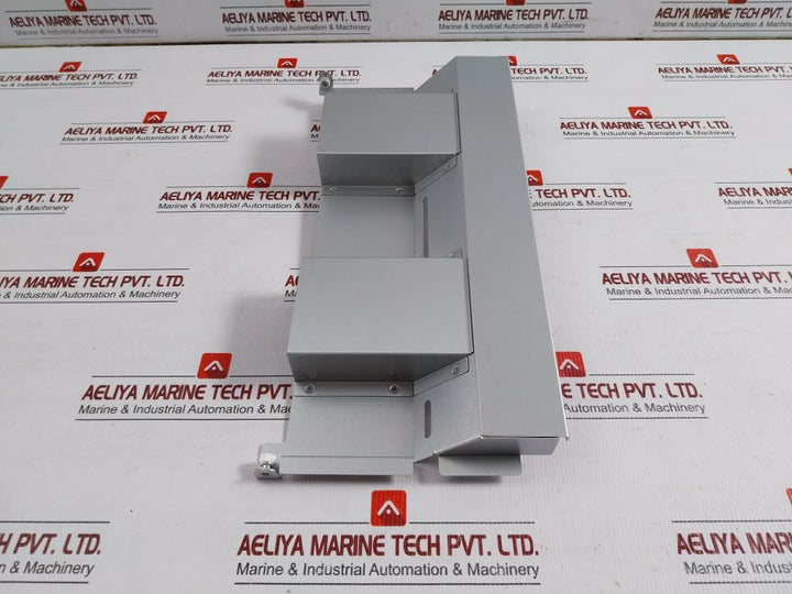 1X2 U Air Flow Duct Chassis Bracket  M30087-001 New Condition
