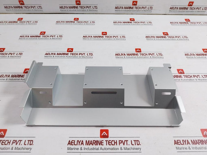 1X2 U Air Flow Duct Chassis Bracket  M30087-001 New Condition