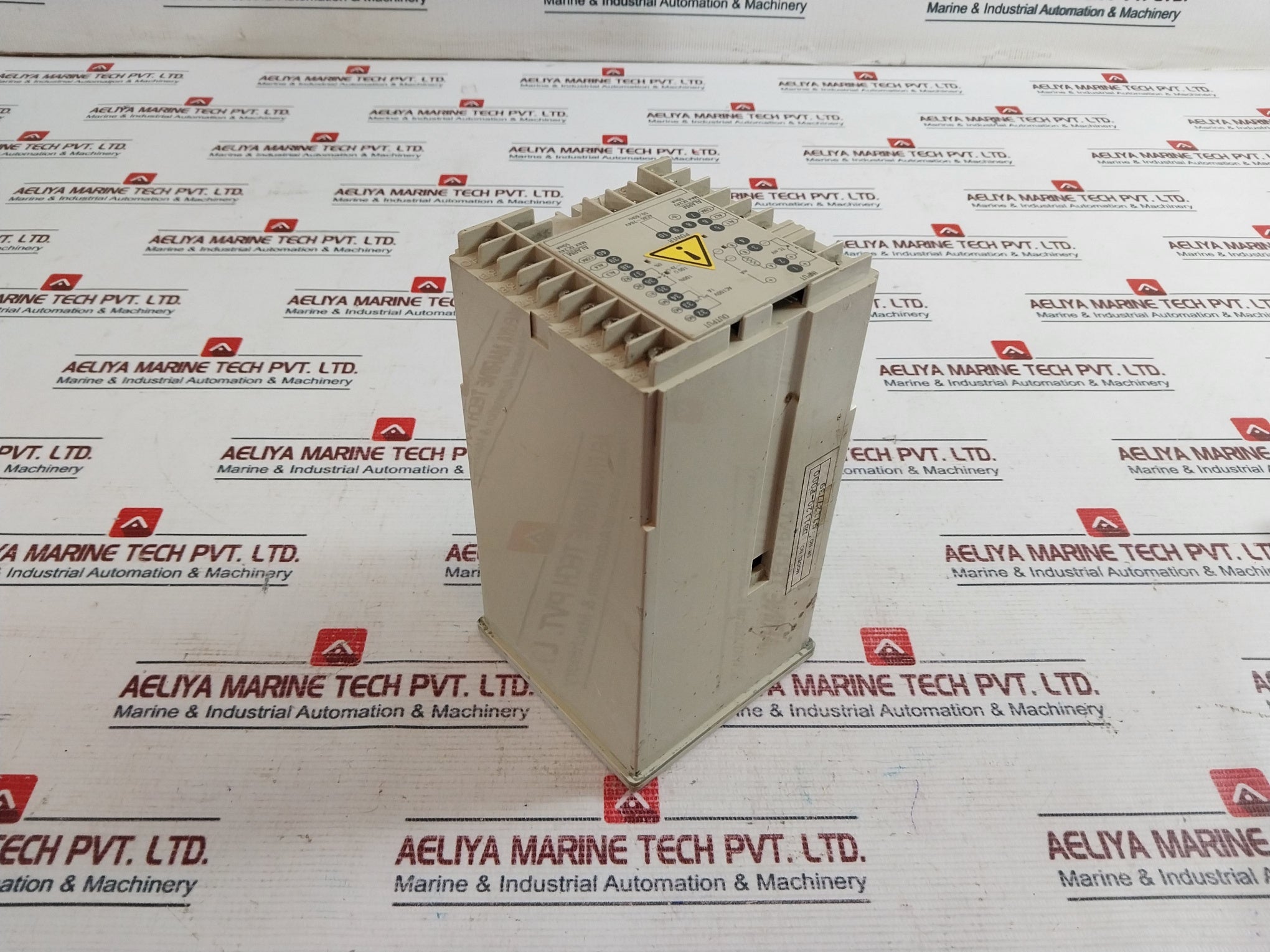 Chino Db1000 Digital Indicating Controller Db1120-f000 1A 100Vac 50Ma