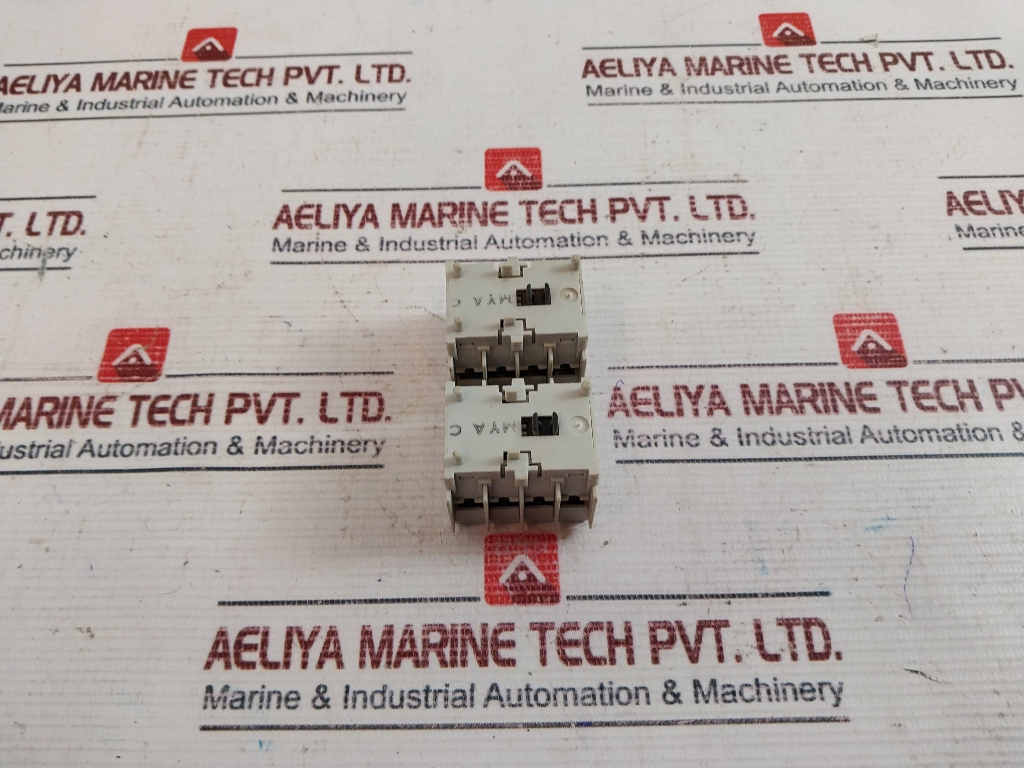 Allen-bradley 100-kfa04E Auxiliary Contact Block 10A 600Vac Ser: A