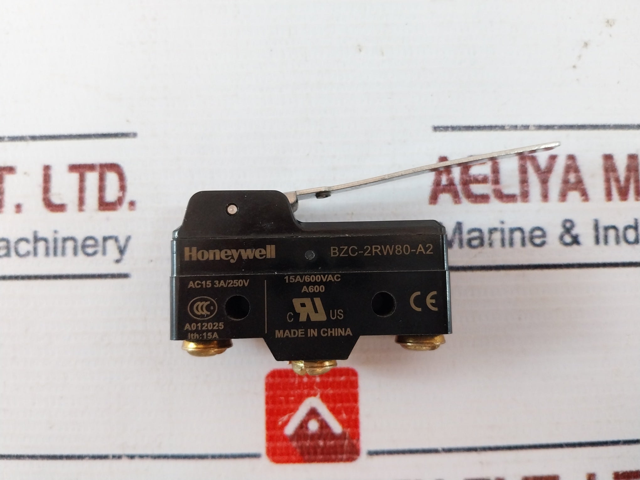 Honeywell Bzc-2Rw80-a2 Industrial Snap Action Switch, Hinge, Lever 15A/600Vac