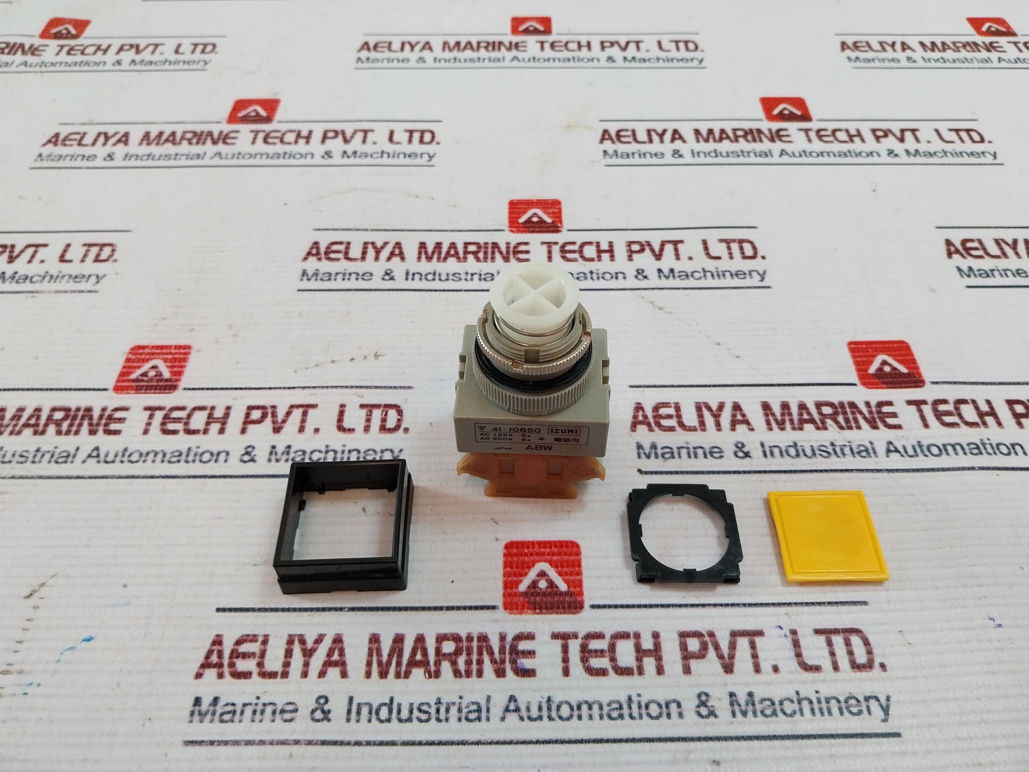 Idec 41-10650 Pushbutton Control Unit 300Vac 5A