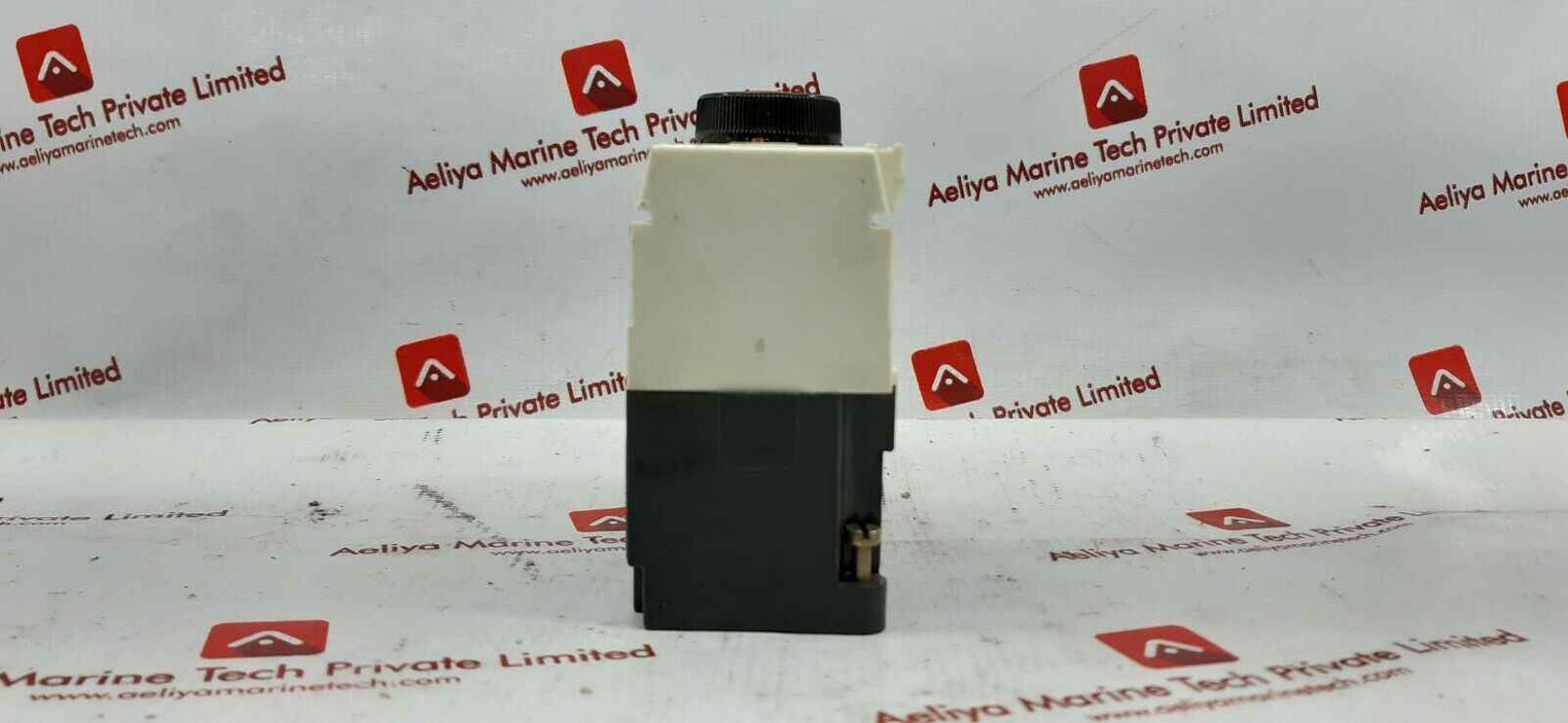 Telemecanique CA2-FT 111 380V50Hz 440V60Hz Relay