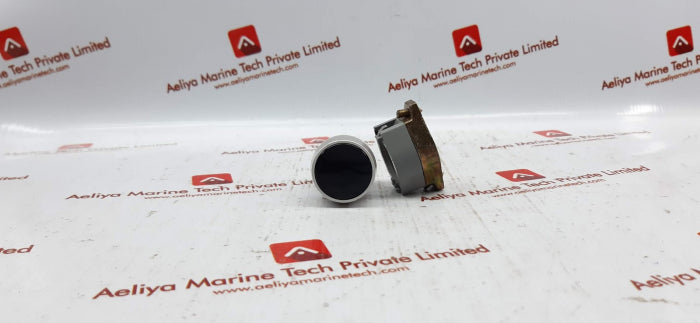 BLACK PUSH BUTTON 704 0120