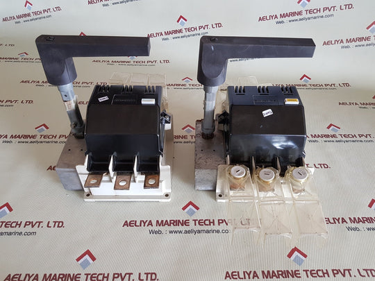 Siemens 3Ke4330-0Aa 3-pole Switch Disconnector 1000V 400A