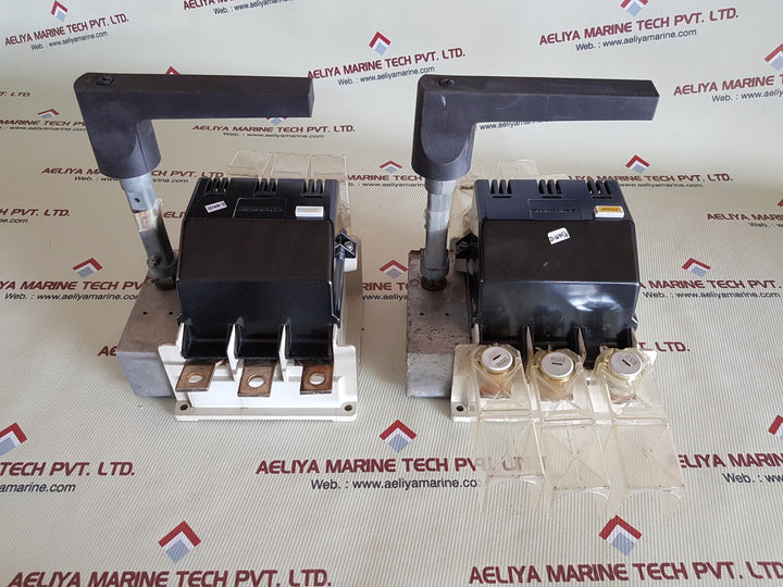Siemens 3Ke4330-0Aa 3-pole Switch Disconnector 1000V 400A