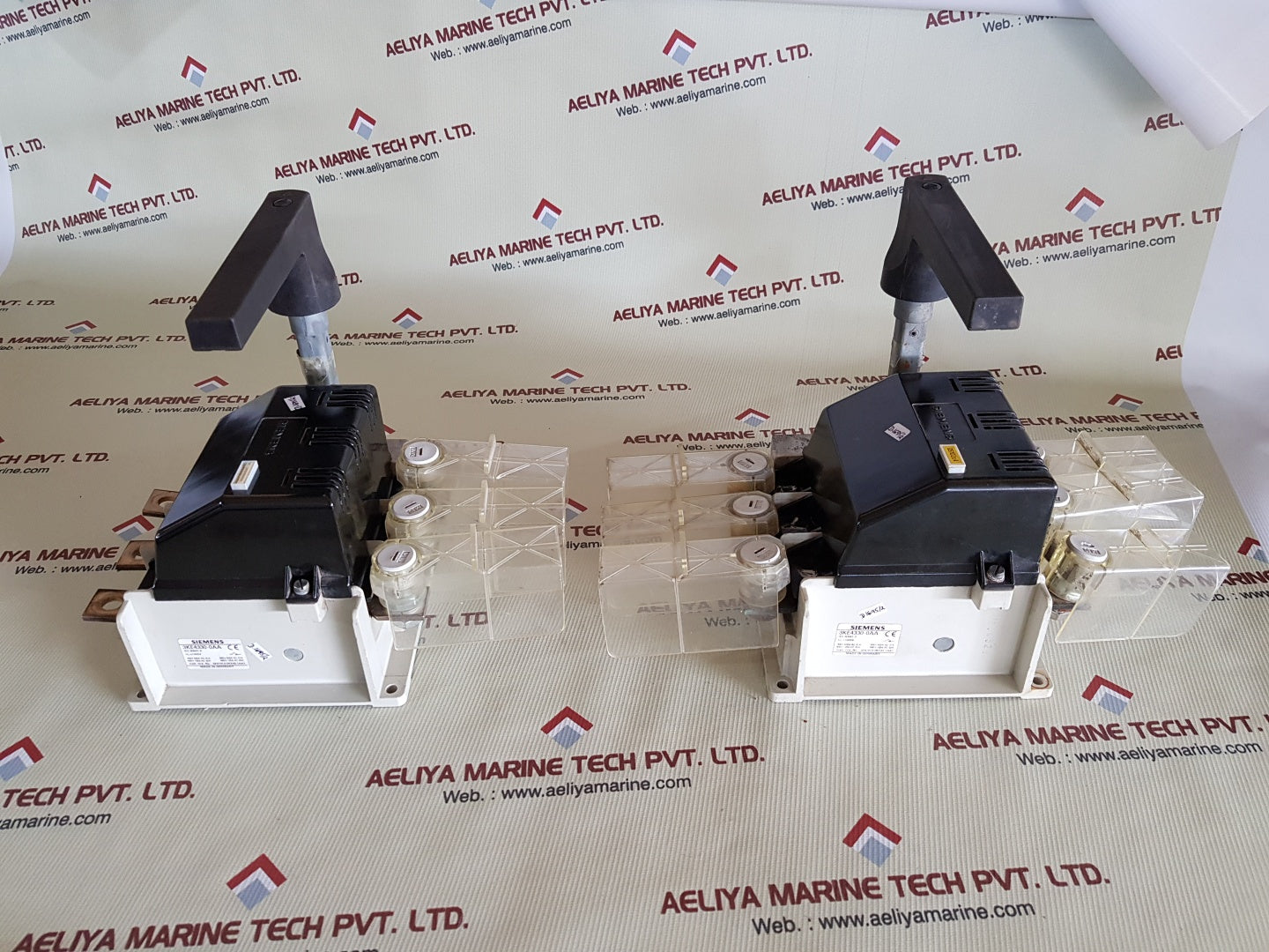 Siemens 3Ke4330-0Aa 3-pole Switch Disconnector 1000V 400A