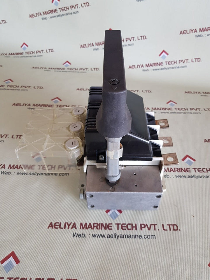 Siemens 3Ke4330-0Aa 3-pole Switch Disconnector 1000V 400A