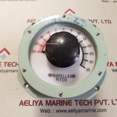Propeller pitch indicator