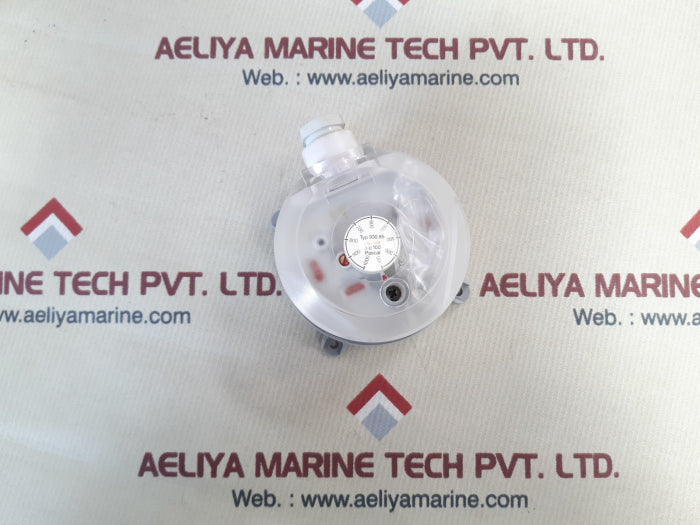 Differential pressure switch 930.85