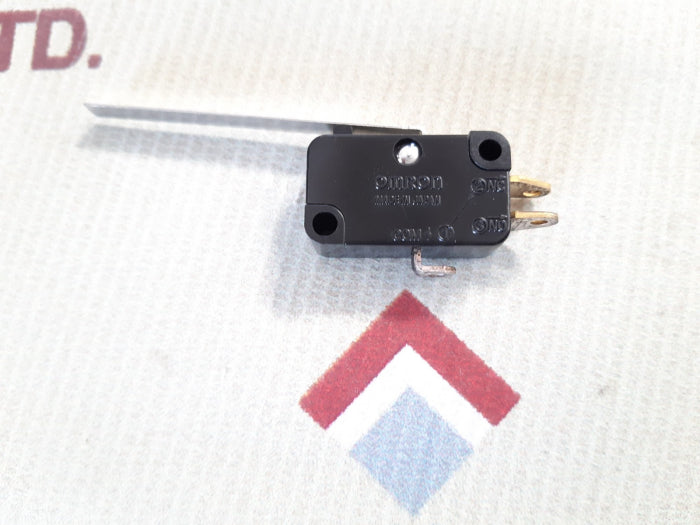 Lot Of 4X Omron V-15Fl111-1A Limit Switch 15A 1/3Hp 125 250Vac