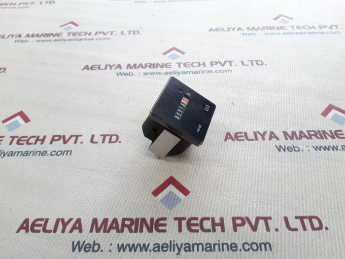 DEIF HC48 Running hours counter 230 V 60 HZ IP-40 07.01