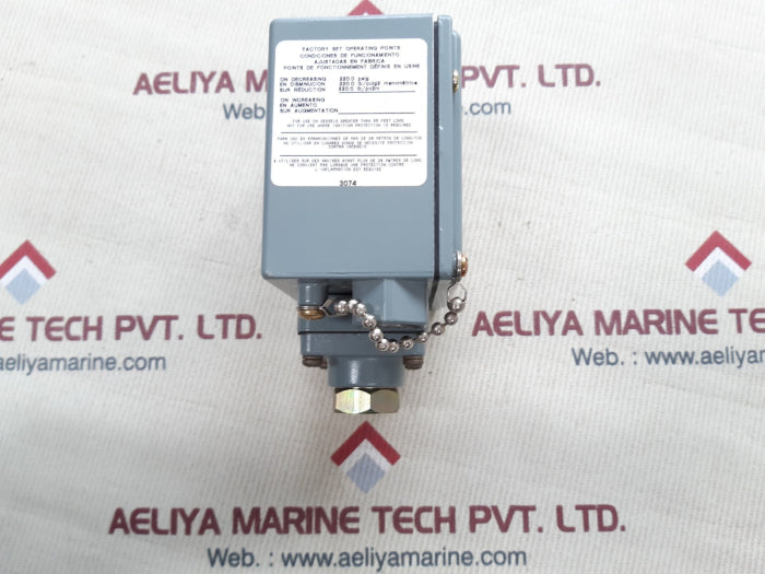 Square D gbw-1 pressure switch ser C New