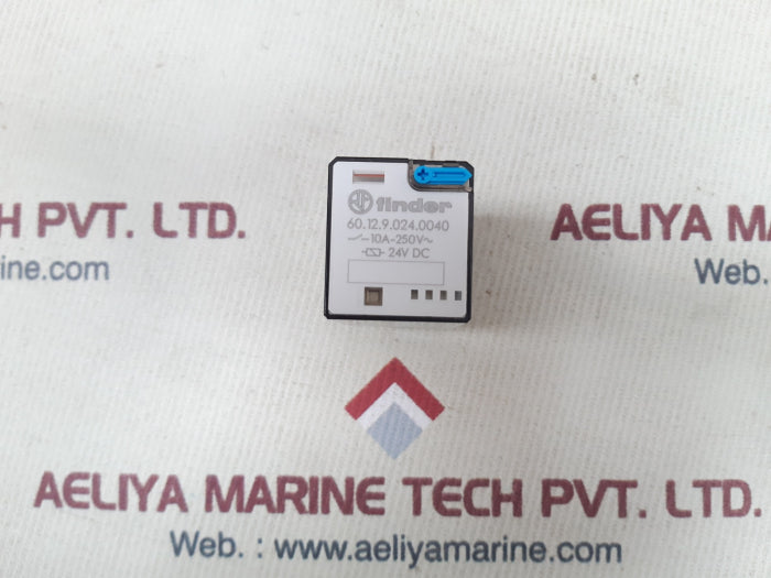 Finder 60.12.9.024.0040 relay 10a 250v
