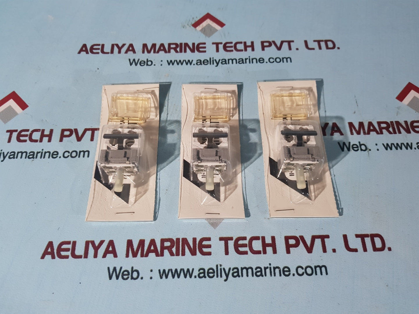 Set Of 9X Yamatake-honeywell 2T-lfa24B