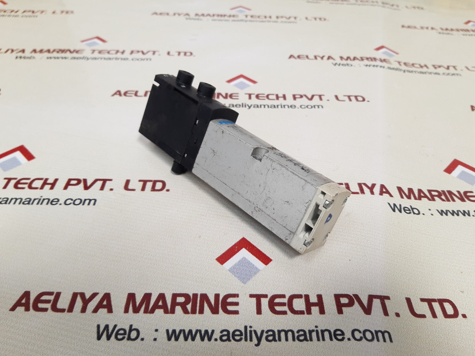 Festo vsva-b-p53ed-zd-a1-1t1l solenoid valve 560727 dd02