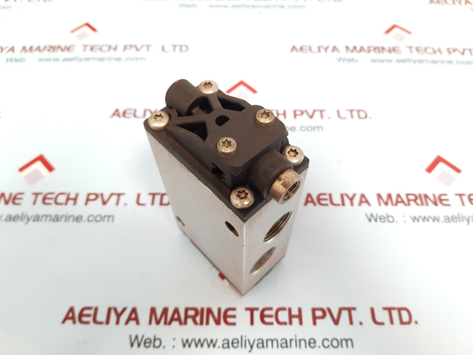 Rexroth Mannesmann 571 110 020 0 Pneumatic Solenoid Valve