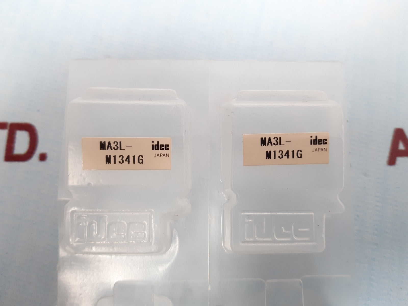 Lot of 2X IDEC MA3L-M1341G Illuminated Push Button Switch