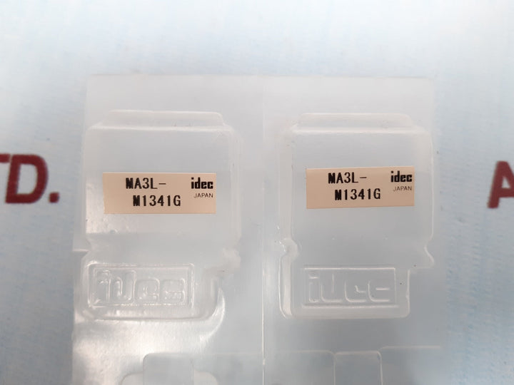 Lot of 2X IDEC MA3L-M1341G Illuminated Push Button Switch
