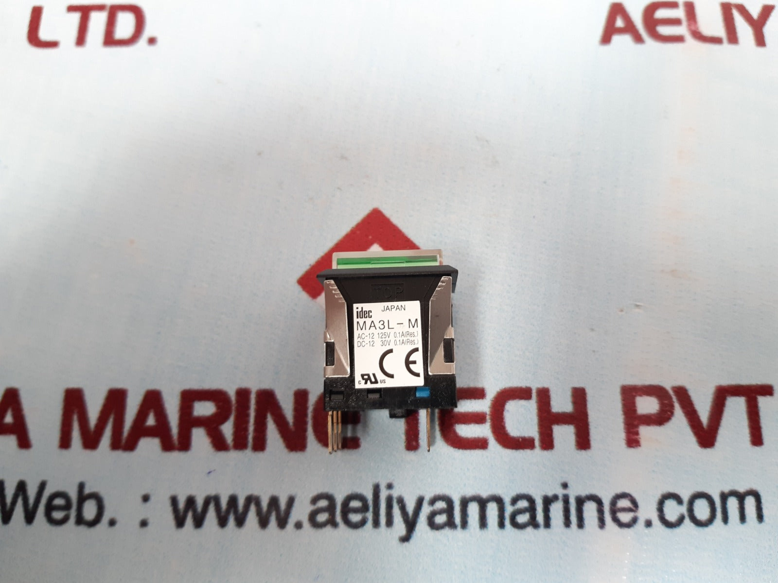 Lot of 2X IDEC MA3L-M1341G Illuminated Push Button Switch