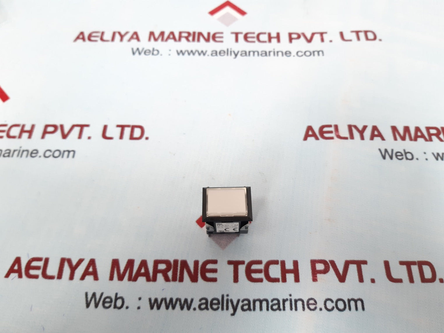 Idec Ma3L-m1341W Pushbutton Switch Ac-12 125V 0.1A