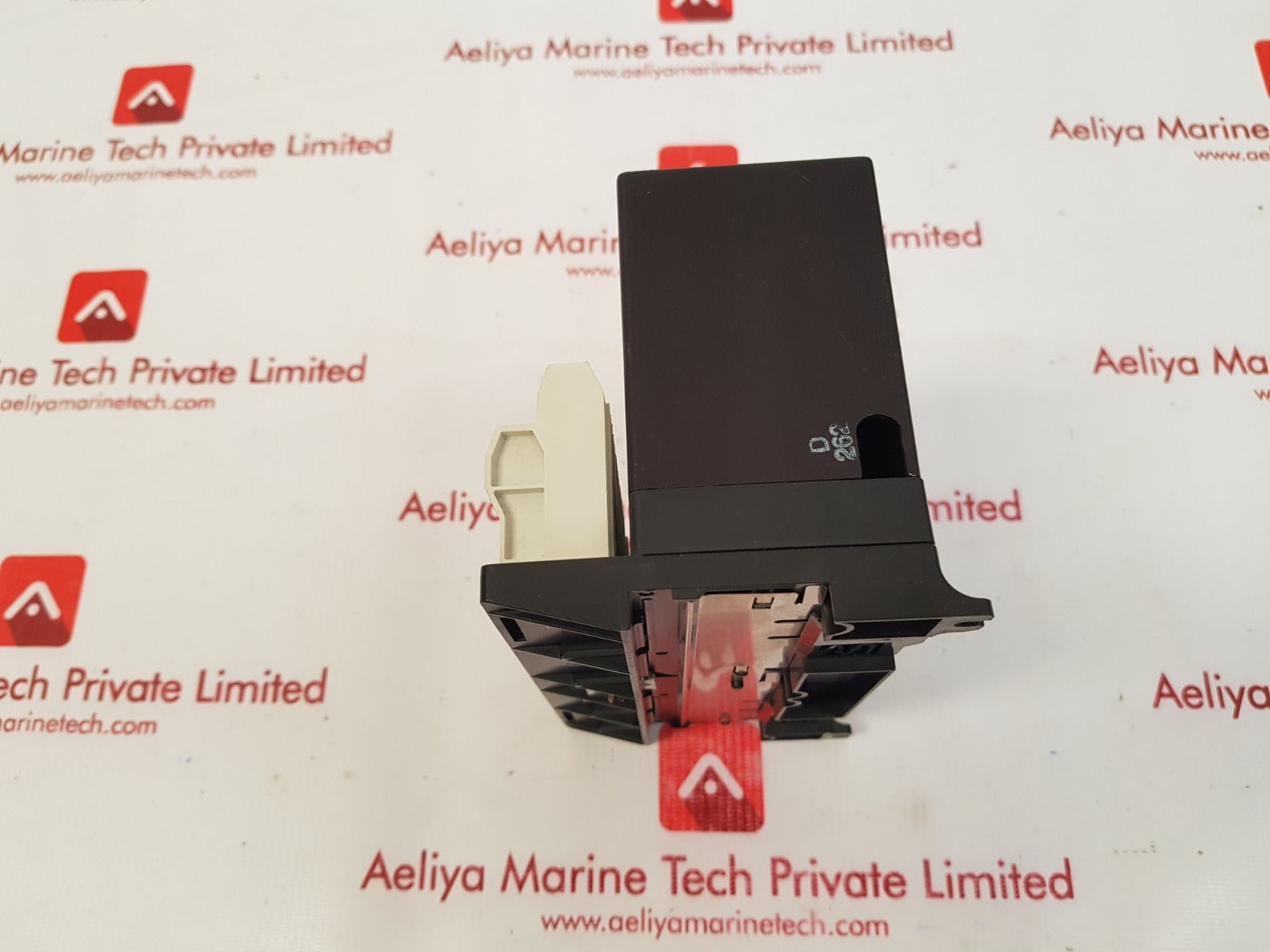 Ge fanuc Ic670alg320j output module with ic670chs002e i/o base