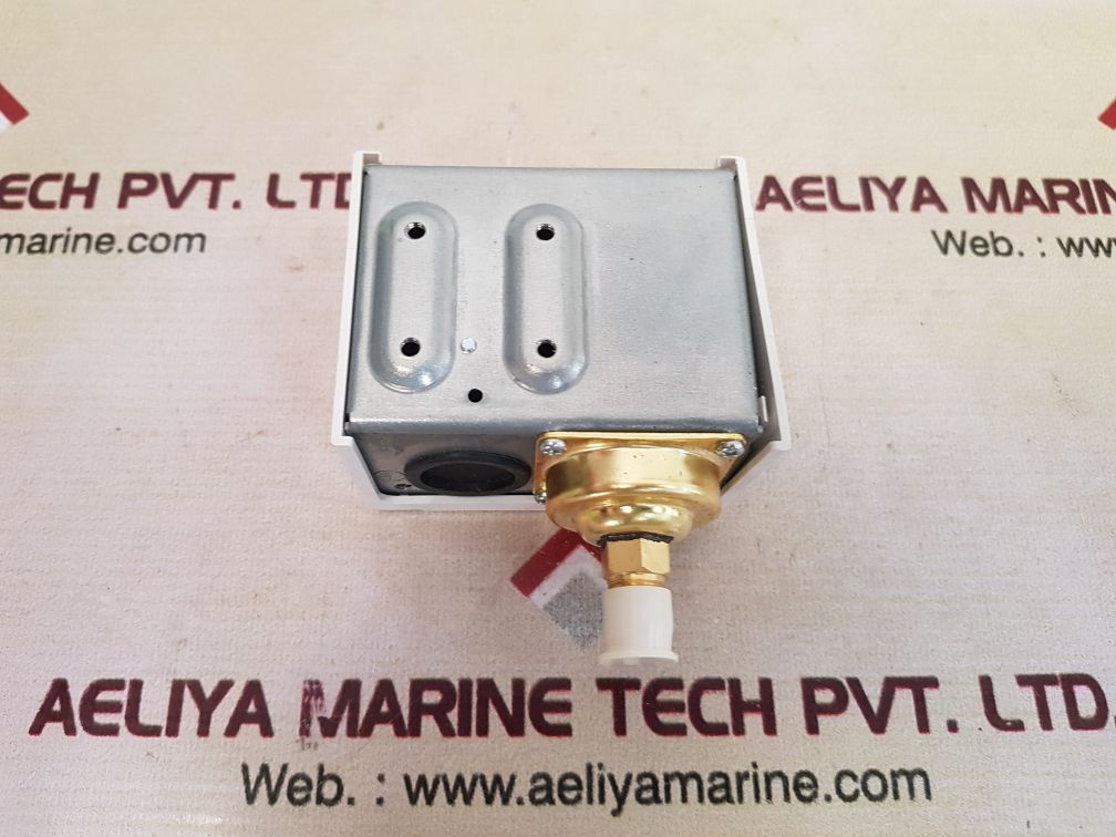 Saginomiya Sns-c106Q3A Pressure Control Switch 0.196Mpa