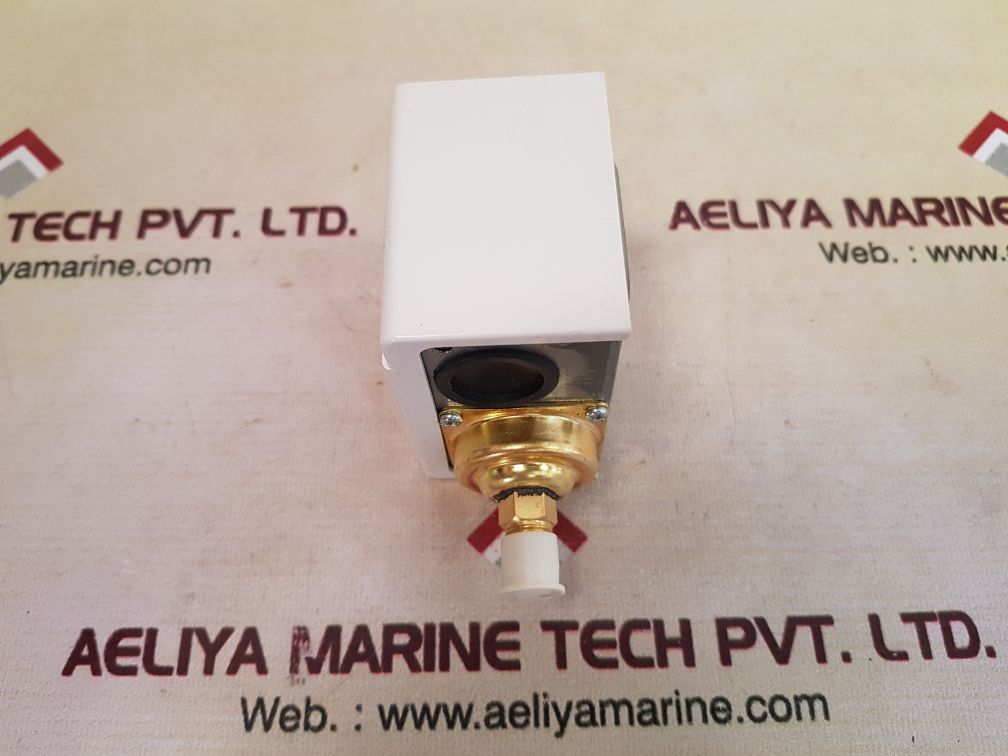 Saginomiya Sns-c106Q3A Pressure Control Switch 0.196Mpa