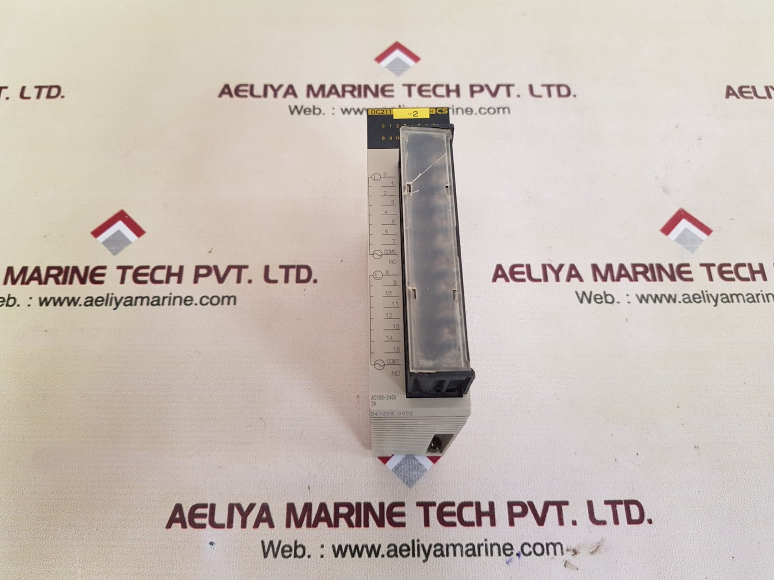 Omron Cs1W-oc211 Output Module Ac100-240V 2A