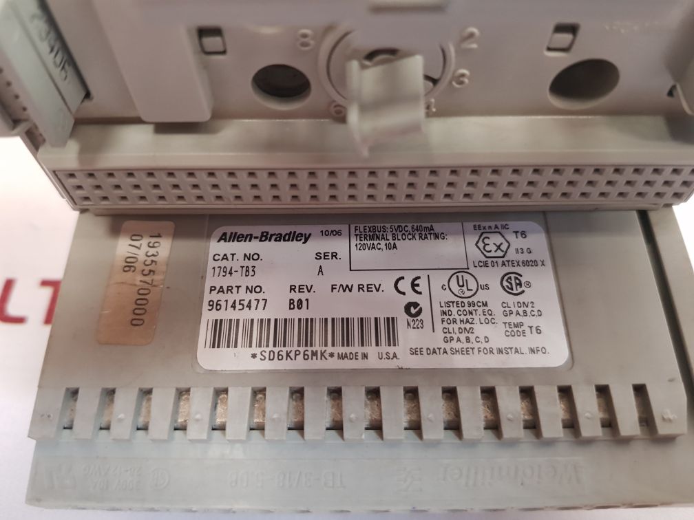 Allen-bradley 1794-tb3 Flex I/O Terminal Base Ser. A 96145477 Rev. B01 120Vac
