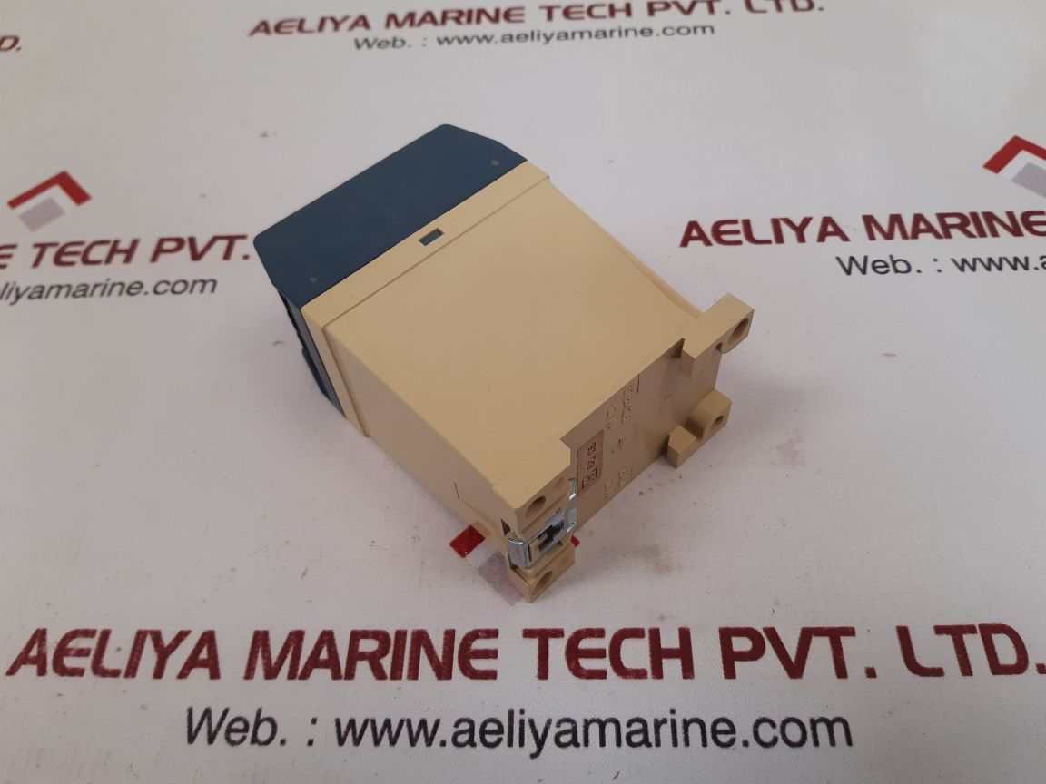 Telemecanique Rm2-ua1114M Voltage Relay 300V Ac 4A 50-60Hz