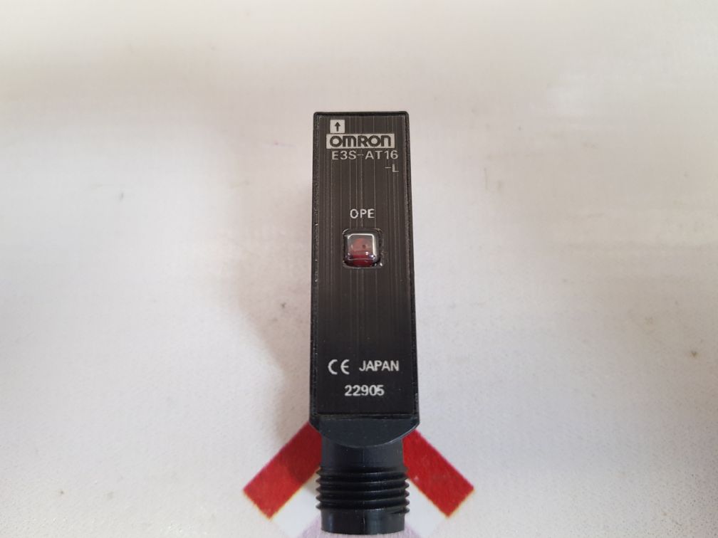 Omron E3S-at16 Photoelectric Switch Sensor Set 10 To 30V Dc