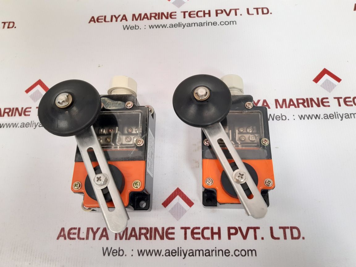 K-TYPE(A.B) AC250V-15A Limit Switch DC125-1A 01-13-02-1