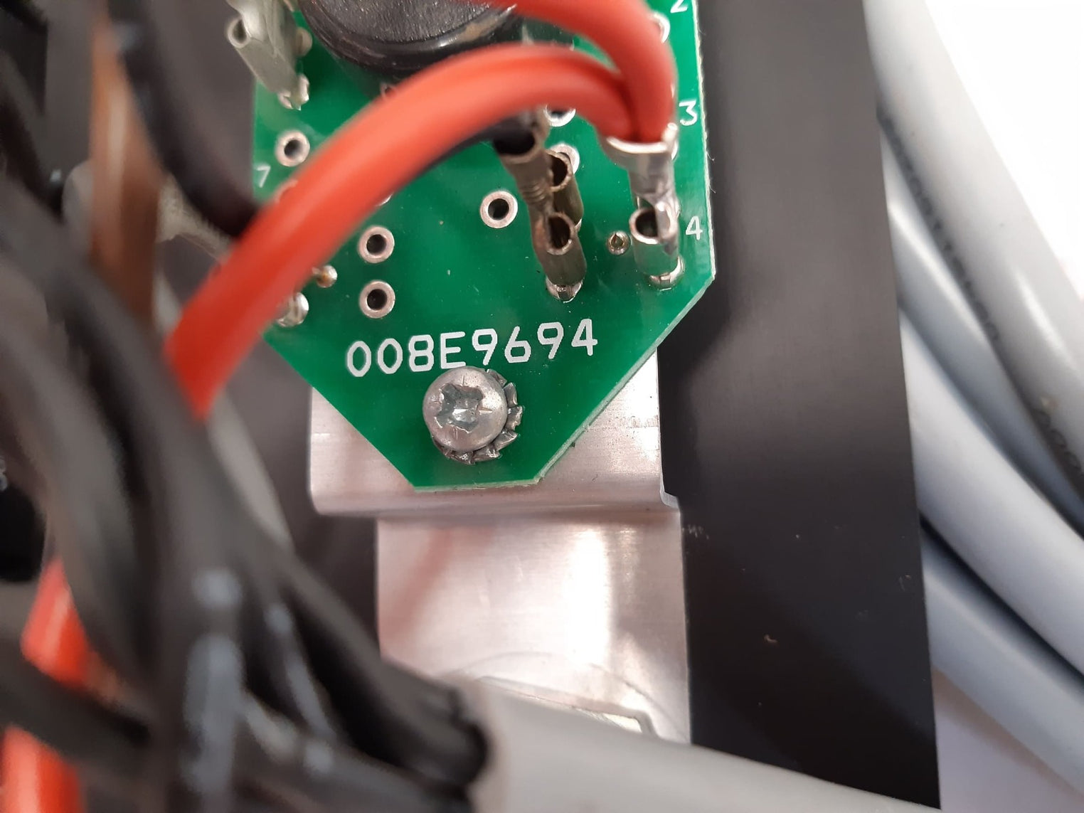 BUKH 008E9694 Battery Level Indicator Panel - Aeliya Marine Tech