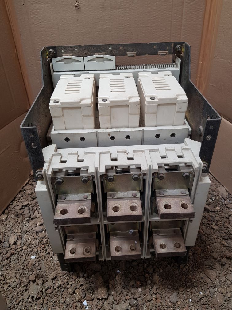 Siemens 3Wn6471-0Hb58-3Ka3 1600Amp Circuit Breaker