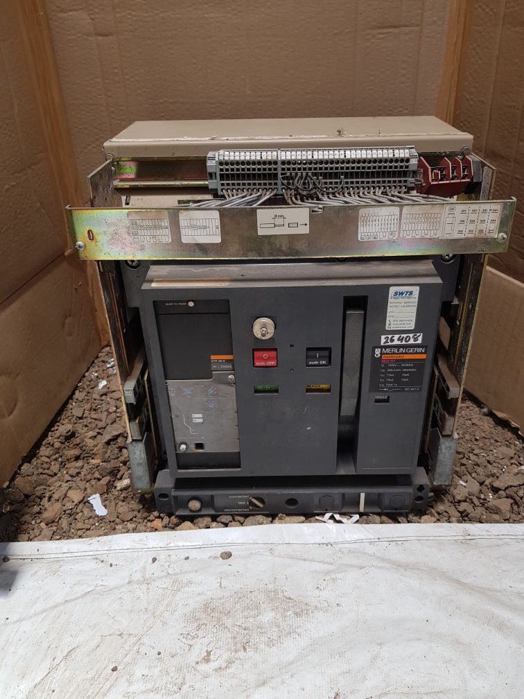 Merlin Gerin Masterpact M25 H1 Circuit Breaker Str 28 D 2500A 1000Vac