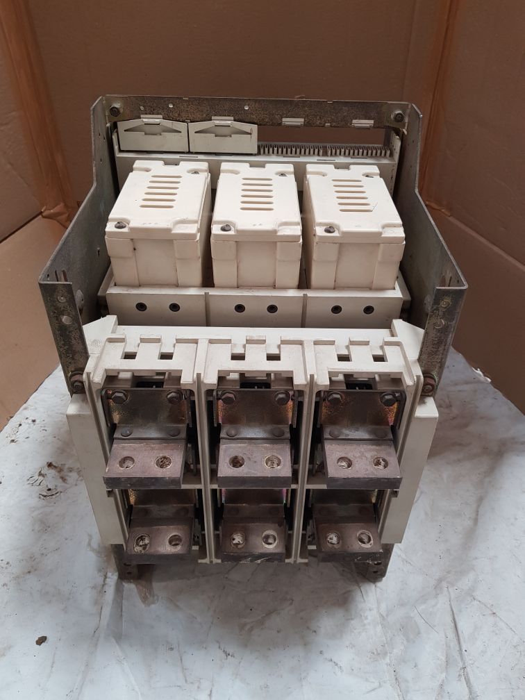 Siemens 3Wn6471-0Hb58-3Ka3 1600A Circuit Breaker 3221009046 50/60 Hz