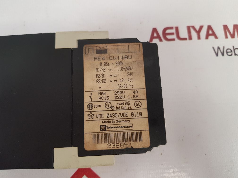 Telemecanique RE4 CV1 1BU Timer Relay 0.05S – 300H 50/60 Hz