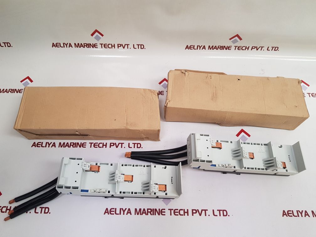 Rittal SV 9340.430 Busbar Adapter System 690V 65A
