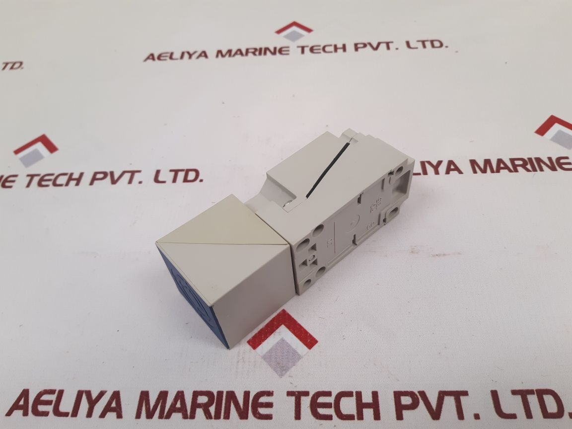 Telemecanique Xs8-c40Nc449 Inductive Proximity Switch