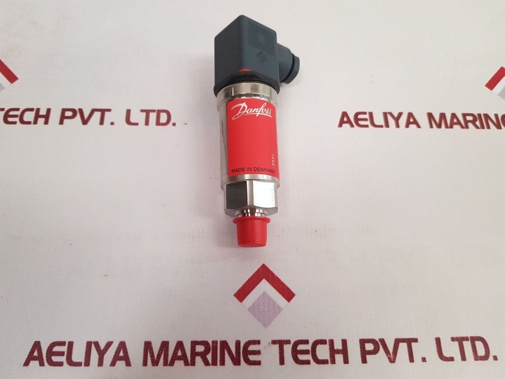 Danfoss Aks 33 Pressure Transmitter 060G2101, 10...30 V.D.C
