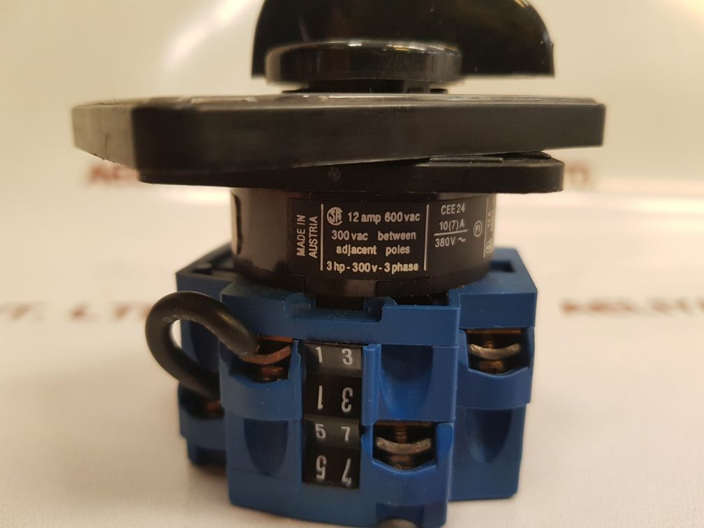 Kraus&Naimer Cg 10 Cam Switch - Aeliya Marine Tech