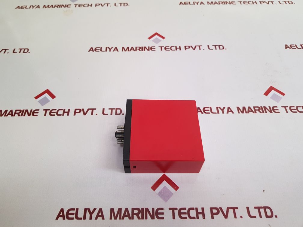 Pr electronics 2204 isolation amplifier 2204 d2d - Aeliya Marine Tech