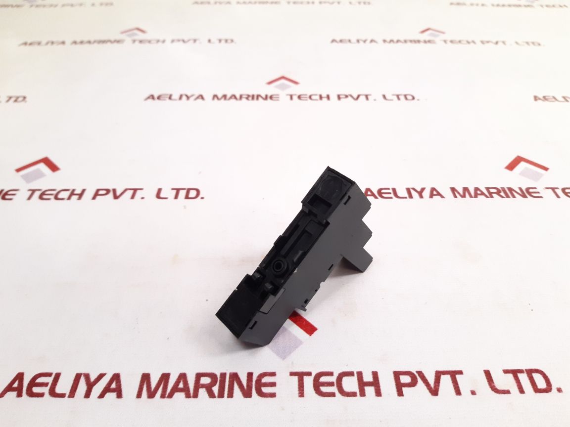 Set Of 9X Telemecanique Rsze 1S48M Socket Base (1Box = 9Pcs) - Aeliya Marine Tech