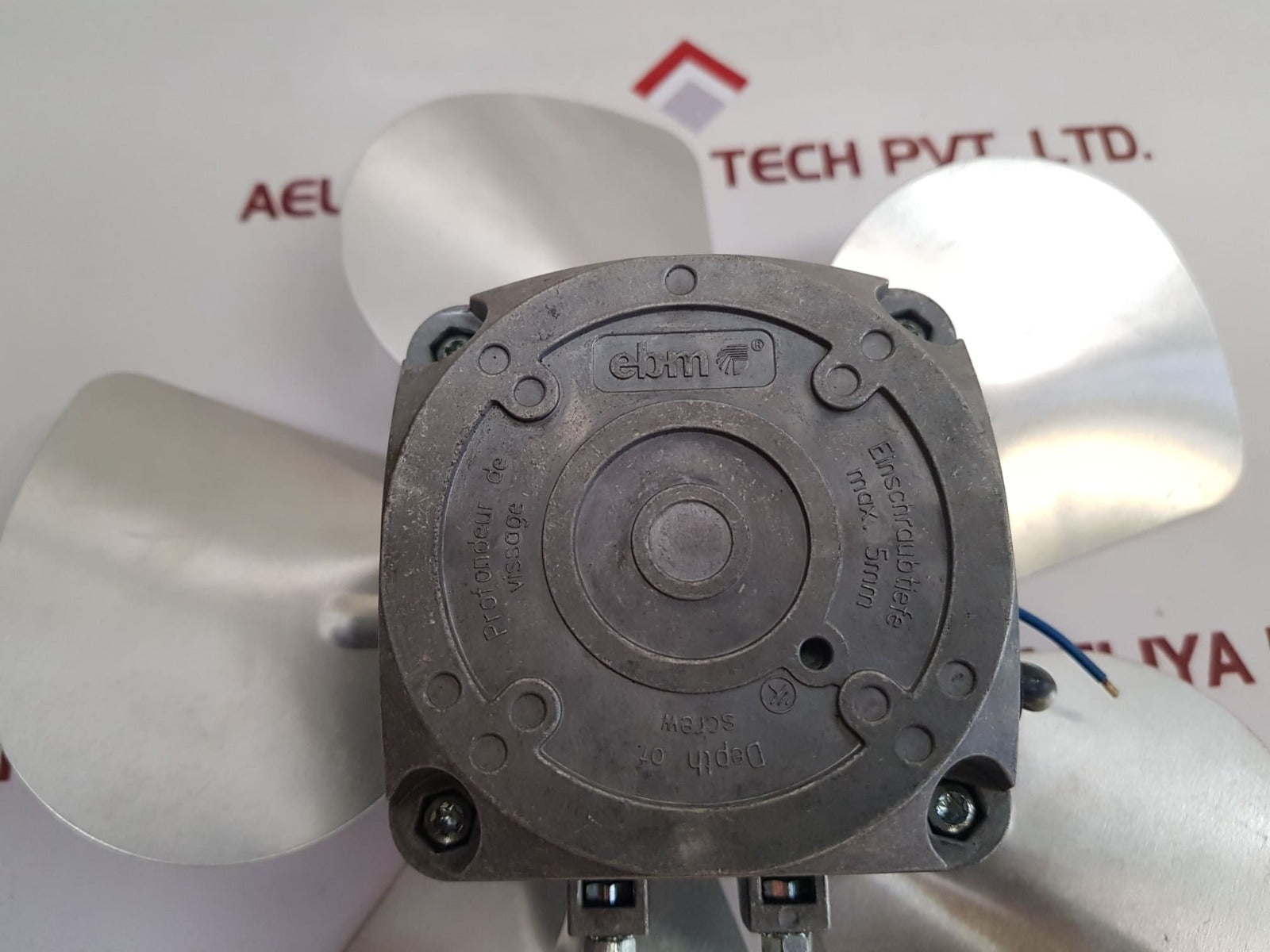 Ebm Papst M4Q045-ca03-49 Condenser Fan Motor W/ Suction Blade 1550R/Min