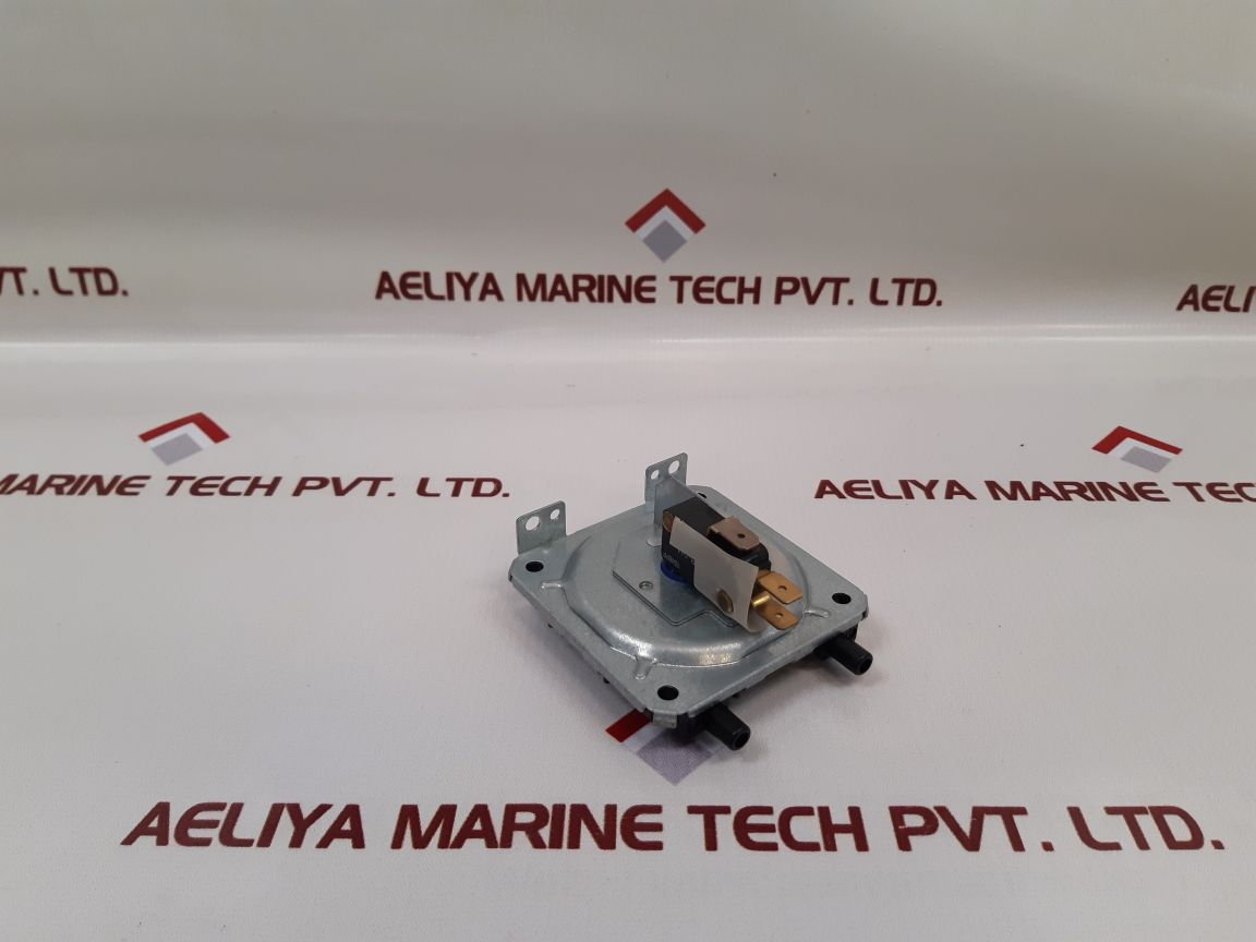 Honeywell C6065P1041:2 Pressure Switch - Aeliya Marine Tech