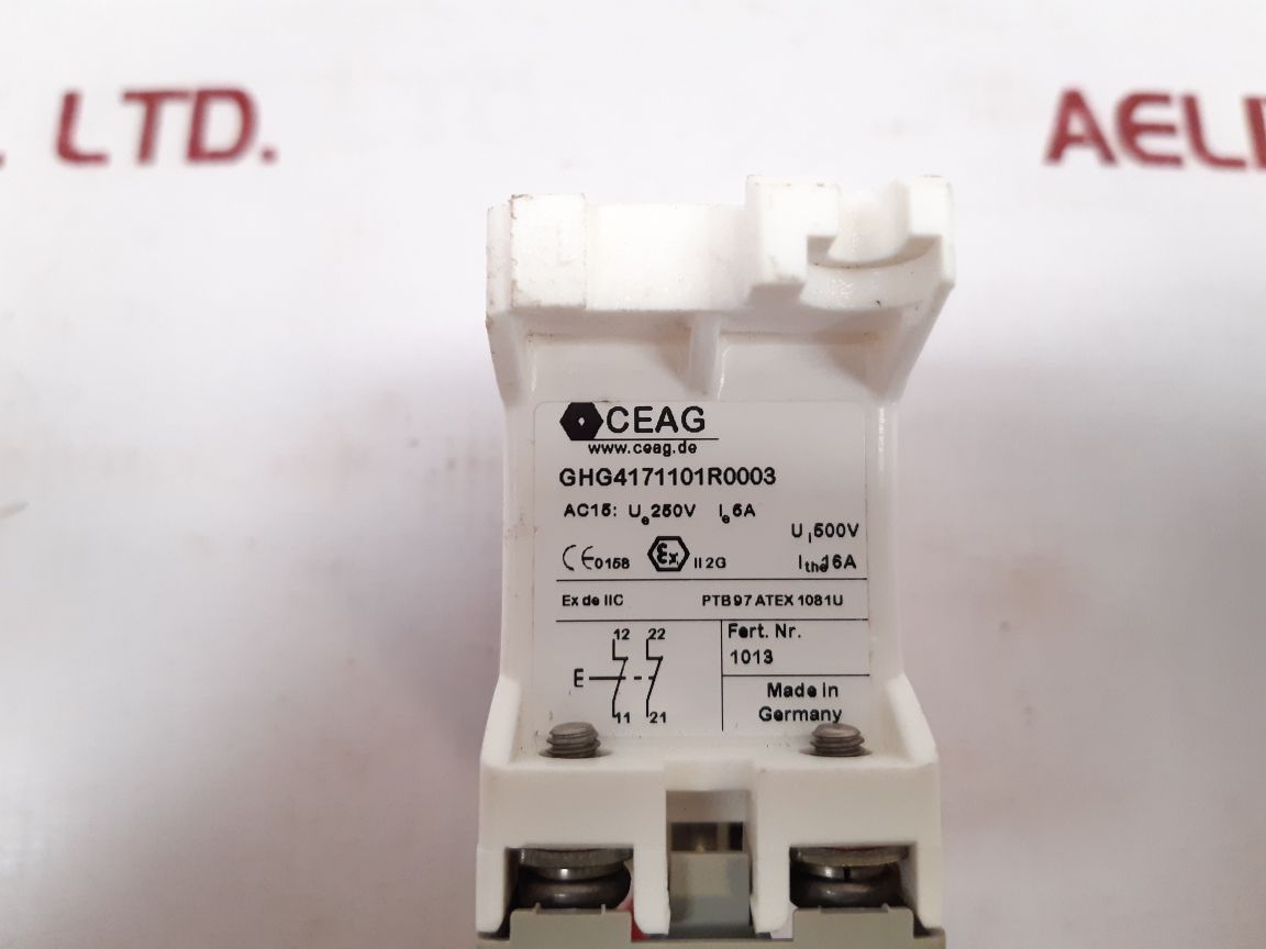 Cooper crouse-hinds ghg4171101r0003 push button New - Aeliya Marine Tech