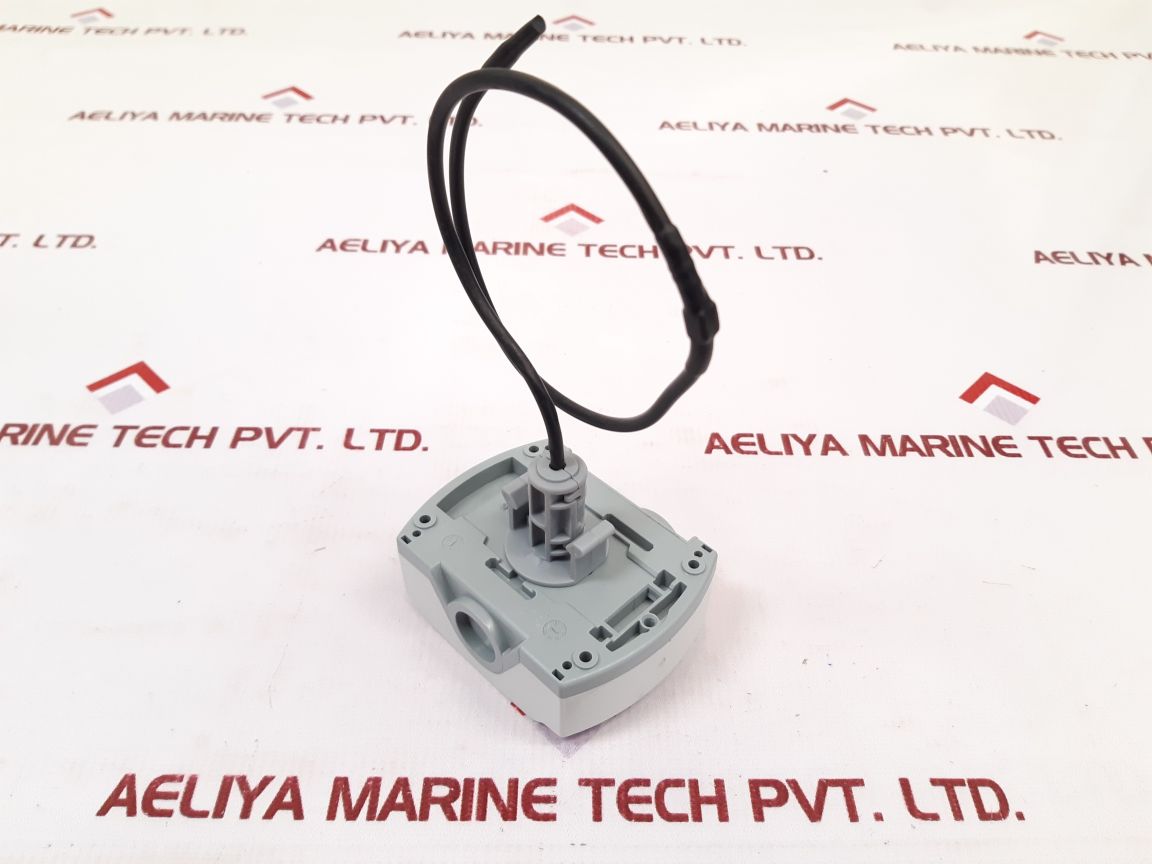 Siemens qam2120.040 temperature sensor New - Aeliya Marine Tech