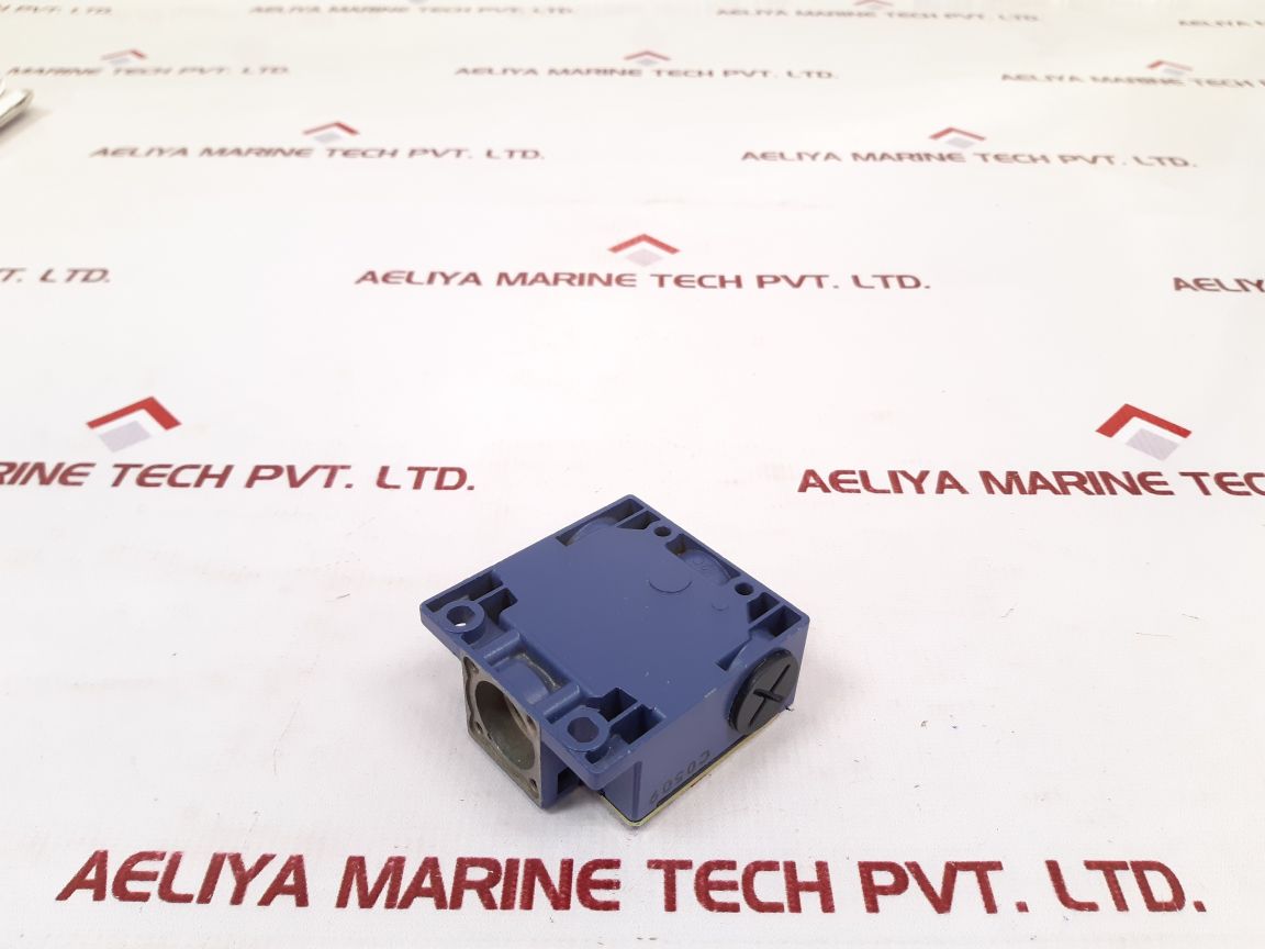 Telemecanique Xck M102H29 Limit Switch Xck-m 500V - Aeliya Marine Tech